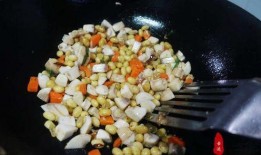 用饭勺吃瓜,创意美食新体验