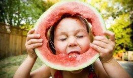 看瓜比吃瓜还甜的说说心情,看瓜比吃瓜还甜的愉悦心情