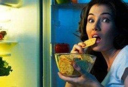 鹏飞吃瓜闹肚子,一场意外的“瓜事”引发的健康警示