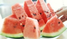 晚上可以吃瓜吗,揭秘晚上吃瓜的奥秘