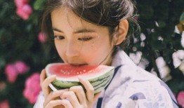 斜眼吃瓜头像女生可爱,可爱指数爆表！