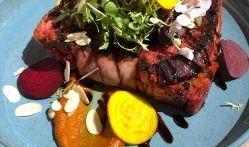 胡桃吃瓜图片,趣味横生瞬间捕捉