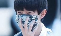 王源吃瓜肥脸,网友直呼可爱到爆