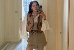 黑色衣服女的吃瓜,揭秘娱乐圈最新八卦风云