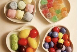 小熊磕糖吃瓜,甜蜜与娱乐的完美融合