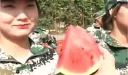 吃瓜小女,网络时代的舆论风向标