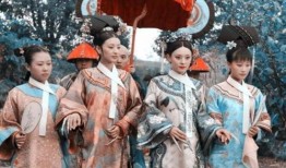 洒扫宫女吃瓜,瓜果飘香，宫廷生活一瞥