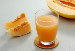 吃哈密瓜嘴唇起泡,哈密瓜引发嘴唇起泡之谜