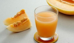 吃哈密瓜嘴唇起泡,哈密瓜引发嘴唇起泡之谜