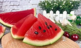 吃瓜加q瓜甜,尽享夏日清凉