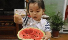 吃瓜群众认真吃西瓜视频,揭秘“吃瓜群众”的西瓜视频狂欢